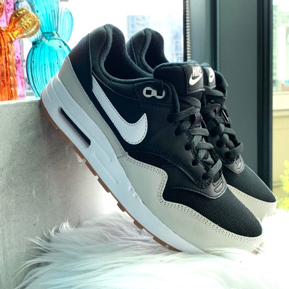 air max one light